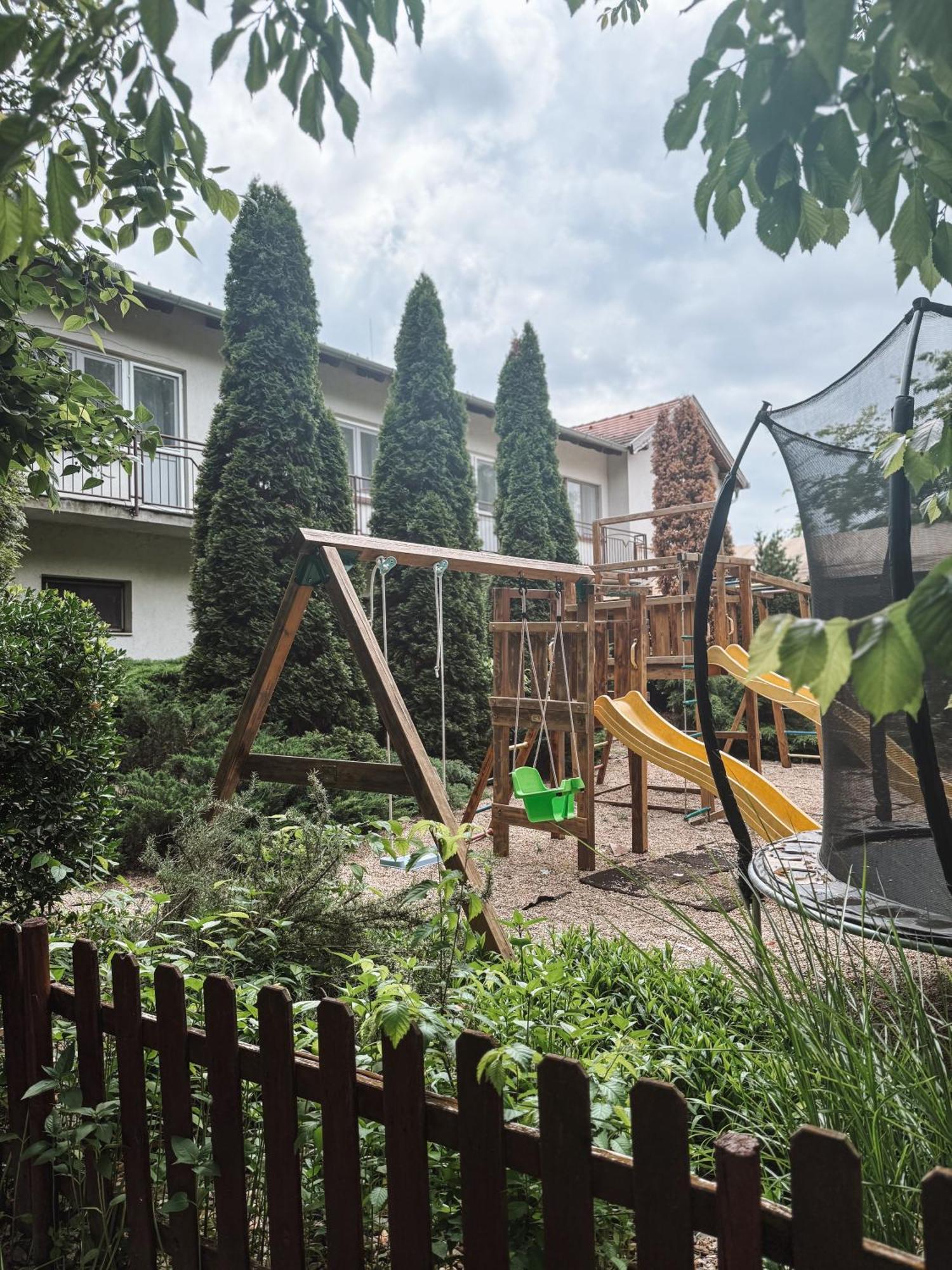 Sobri Halaszcsarda Es Panzio Baja Exteriör bild